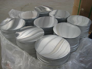China 0.5mm a 3.0mm 1050 1060 macios nenhum moinho de disco de alumínio da impressão terminou o desenho profundo para utensílios da cozinha fornecedor